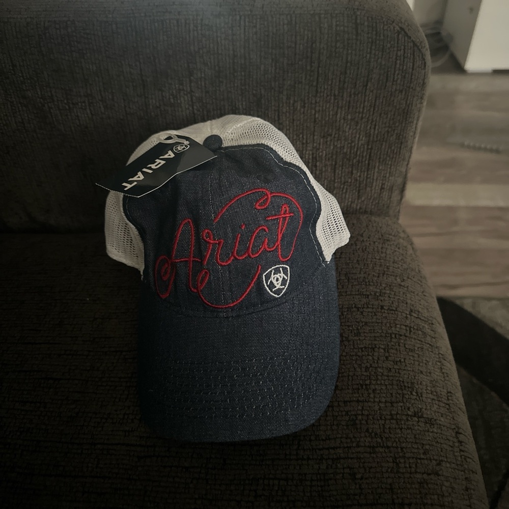 Women ariat hat denim color with red brand new